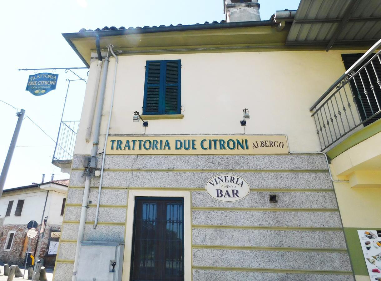 Hotel Trattoria Due Citroni Casalgrasso Exterior foto